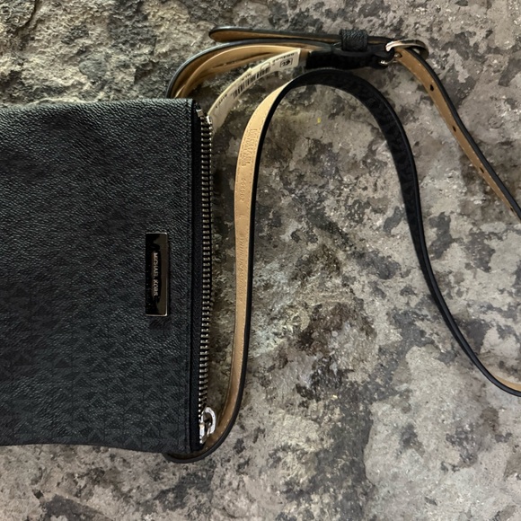 Michael Kors Navy Belt Bag - Picture 1 of 4